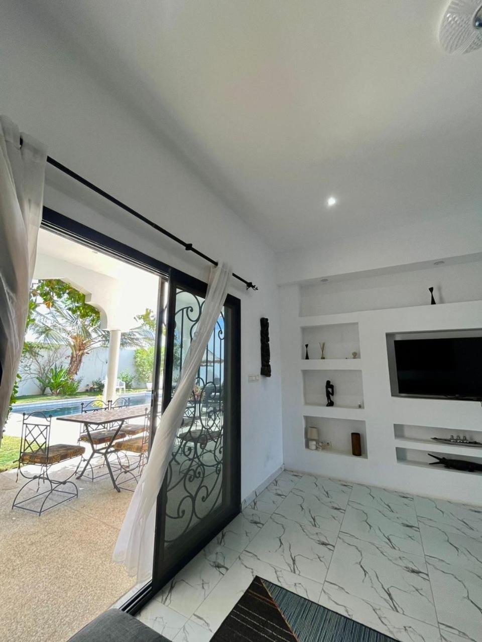 La Baraka, Extravagant Villa For 8 With Pool In Saly Gandigal 외부 사진